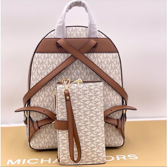 MICHAEL KORS JAYCEE MEDIUM
BACKPACK and Wallet Set VANILLA New - Picture 6 of 14